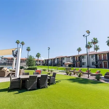 109 Fully Furnished 1Br Suite-Prime Location